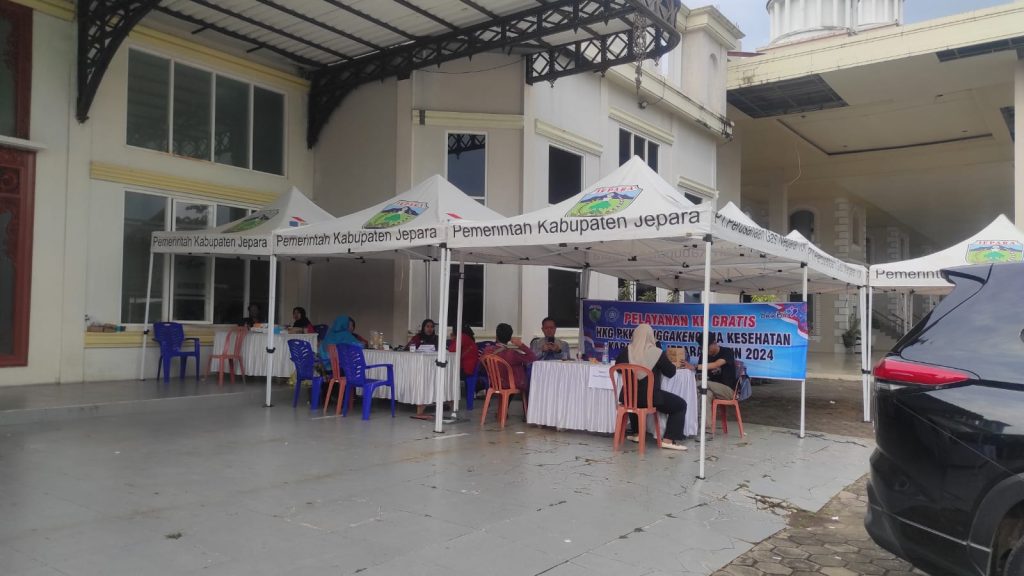 Bazaar UMKM Bupati Ngantor di Desa Mororejo 2025 - Jepara Ourland Park