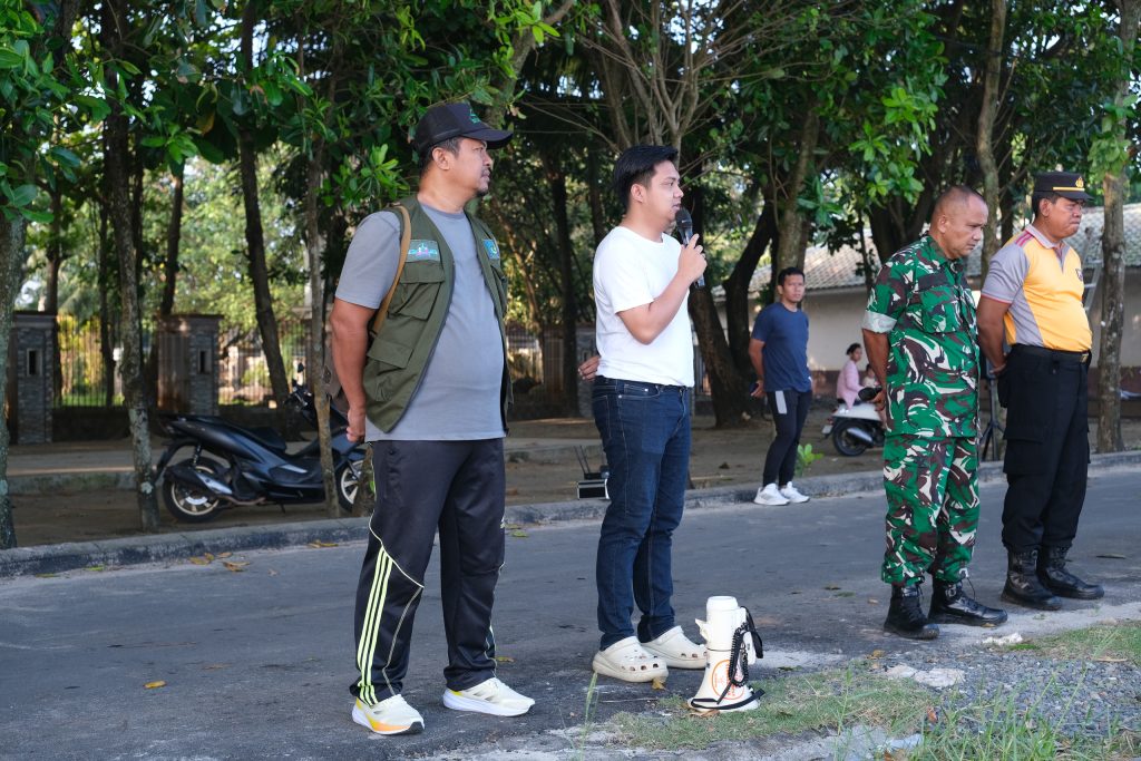 Bersih-bersih Sampah Perayaan 1 Dekade Jepara Ourland Park
